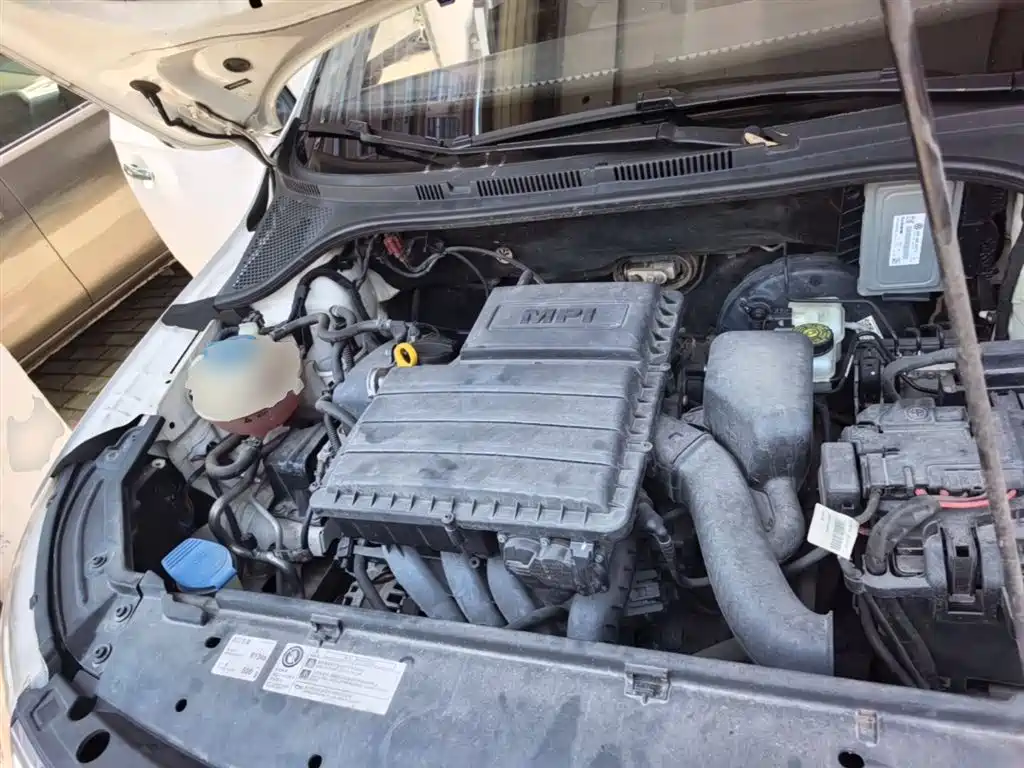 Skoda Rapid 2015 — фото 20