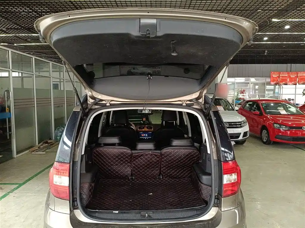 Skoda Yeti 2016 — фото 15