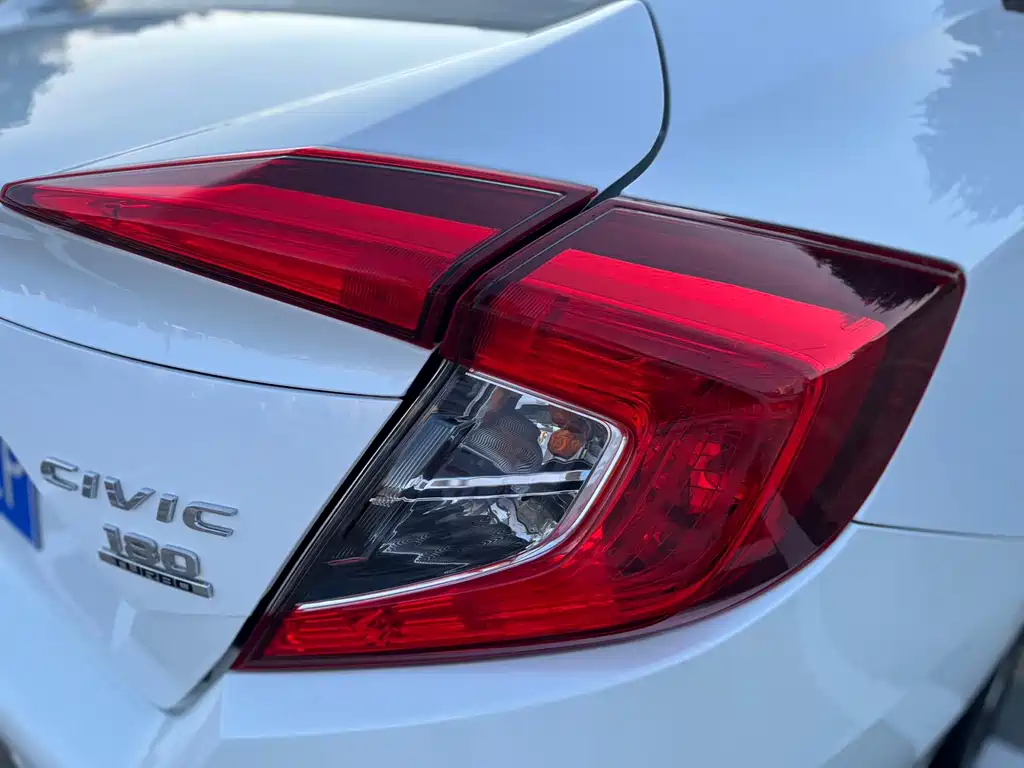 Honda Civic 2017 — фото 13