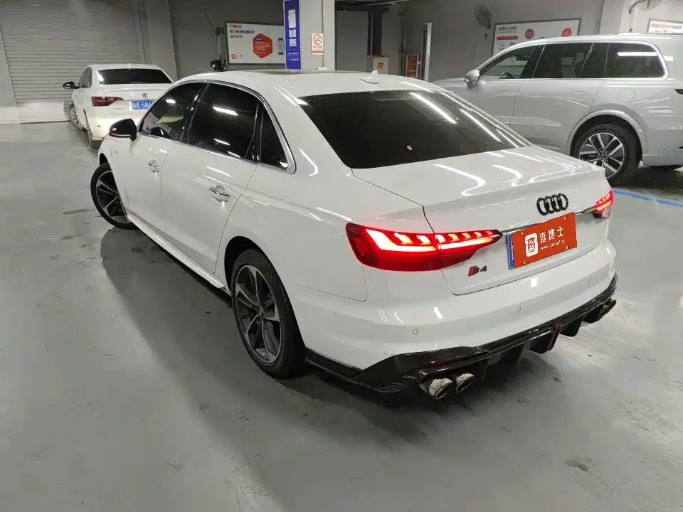 Audi A4L 2021