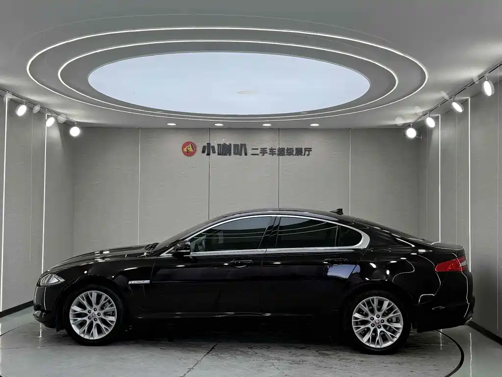 Jaguar XF 2014 — фото 28