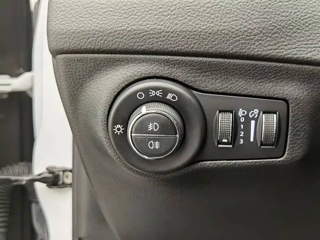 Jeep Compass 2019 — фото 21