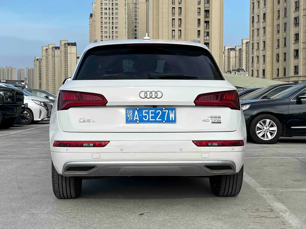 Audi Q5L 2019 — фото 11