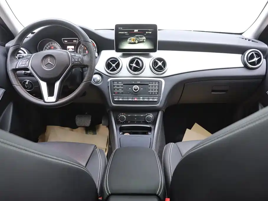 Mercedes-Benz GLA 2016 — фото 26