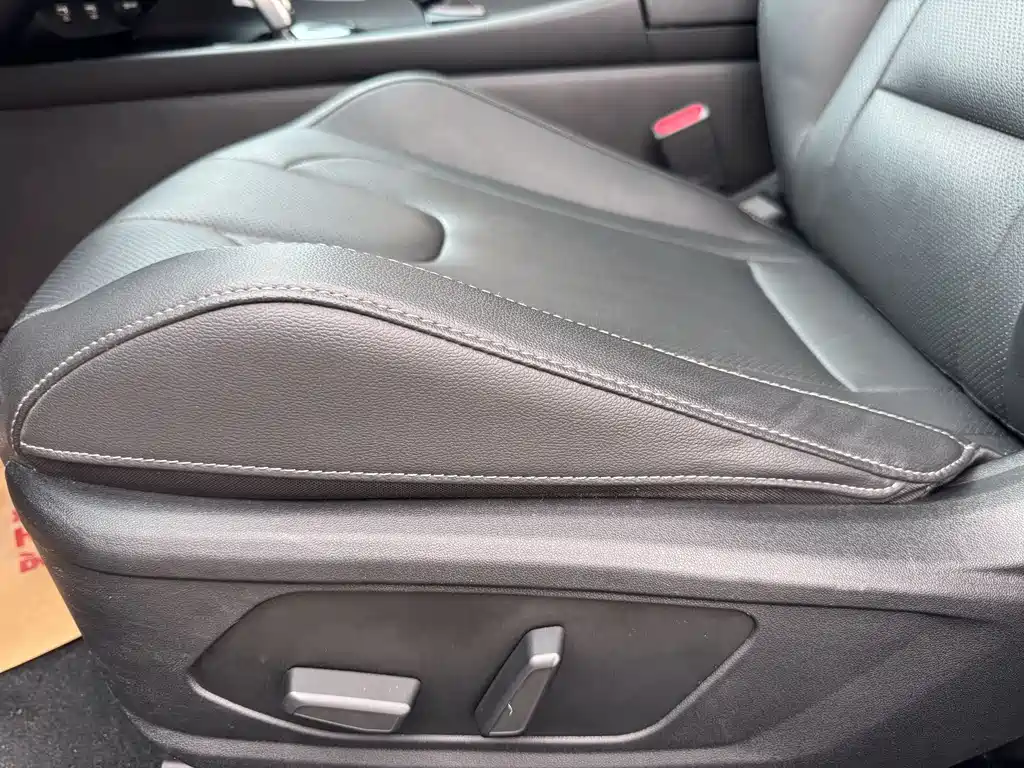 Hyundai Elantra 2023 — фото 10