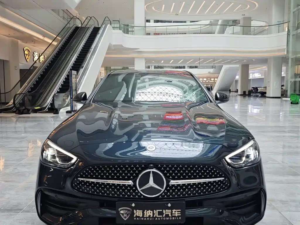 Mercedes-Benz C-Class 2024