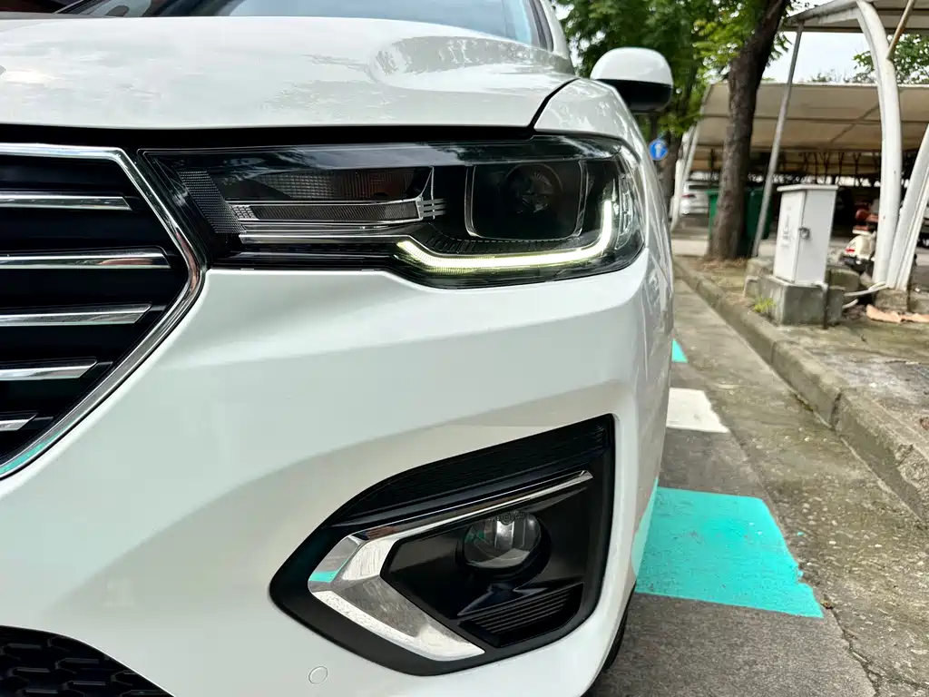 Haval H2s 2018 — фото 12