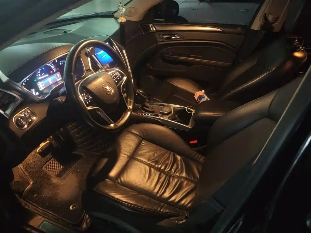 Cadillac SRX 2015 — фото 16
