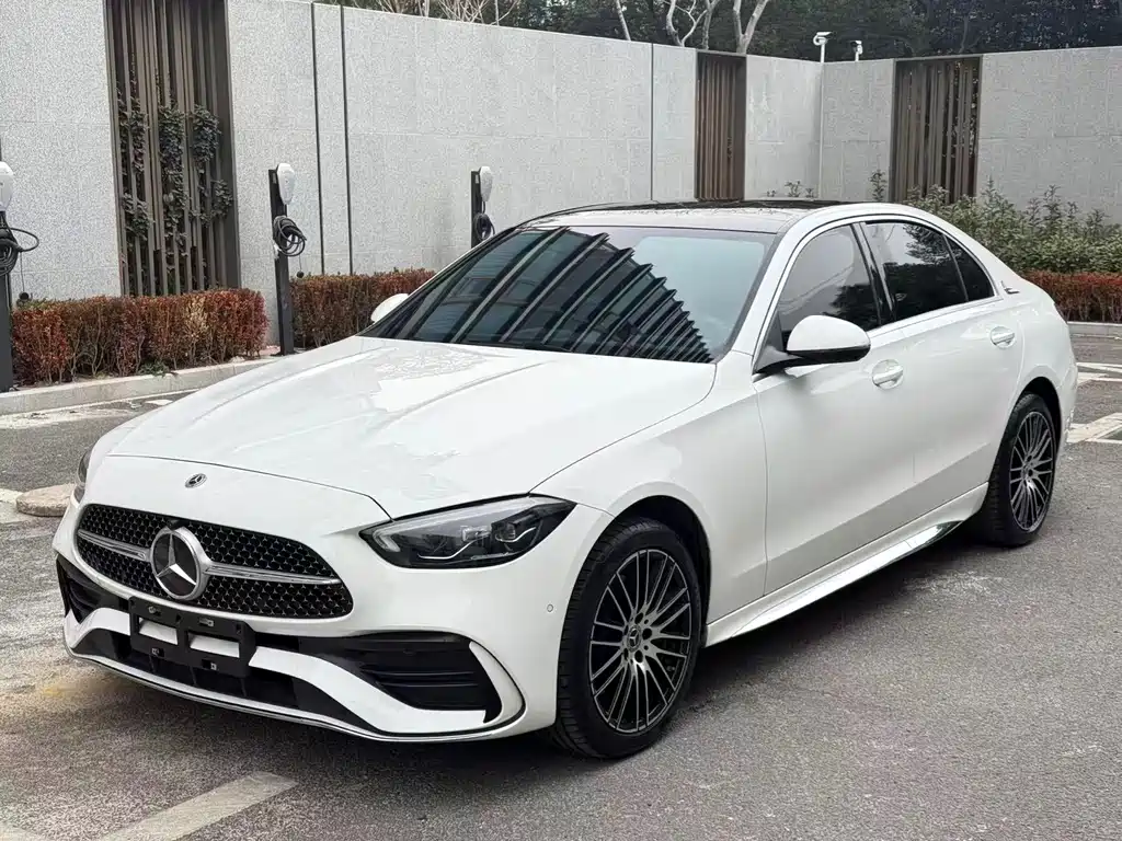 Mercedes-Benz C-Class 2025 — фото 1