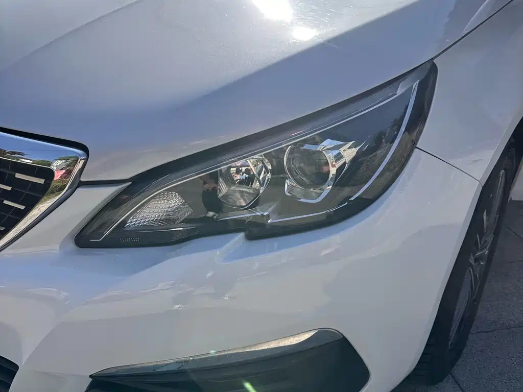Peugeot 308 2019 — фото 16