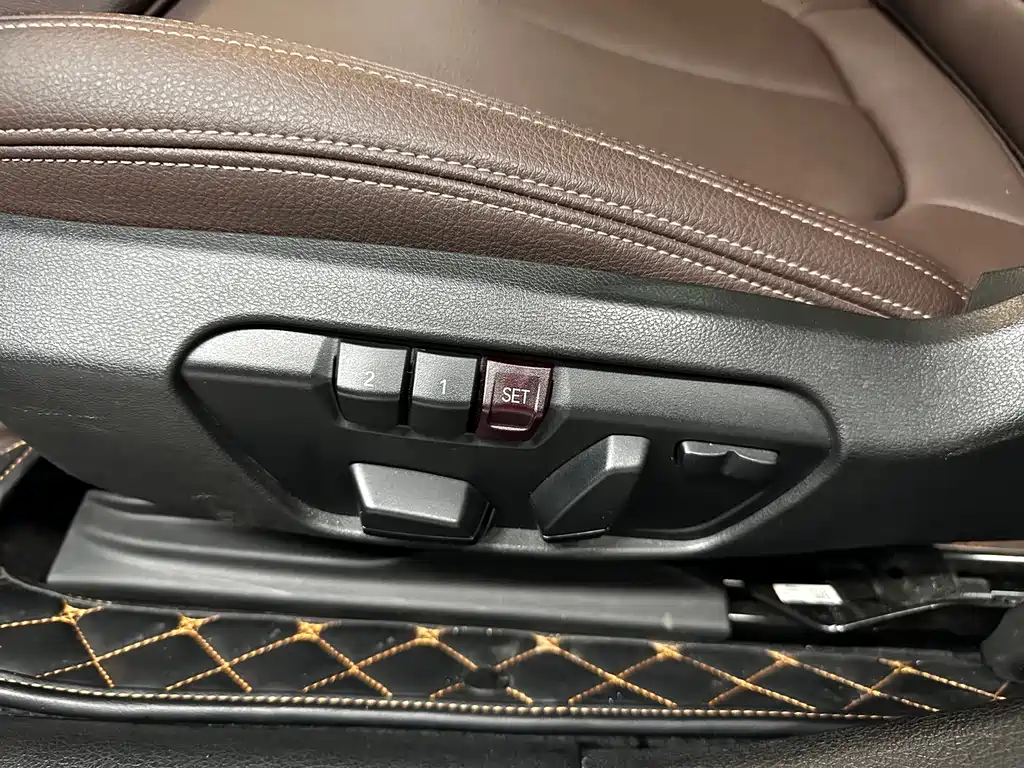 BMW 1 Series 2020 — фото 13