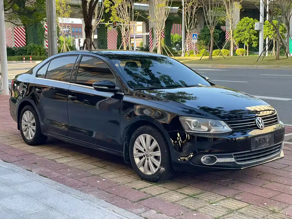 Volkswagen Sagitar 2015