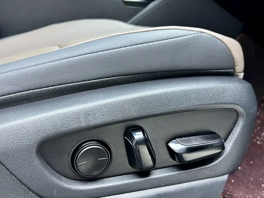 Lexus ES 2022 — фото 17
