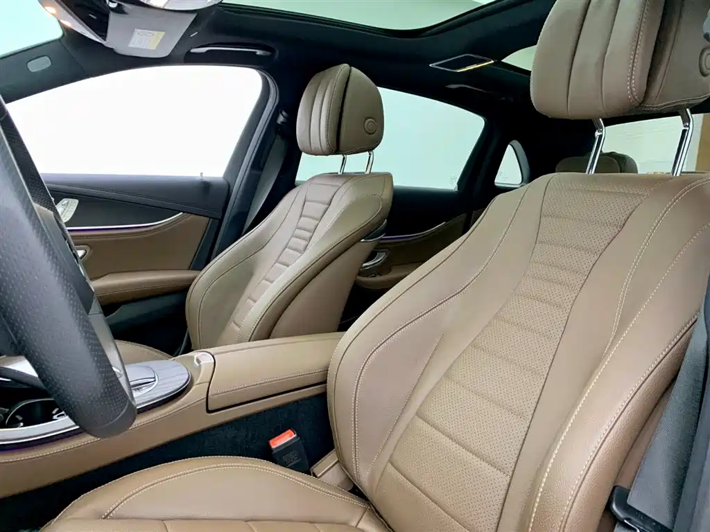 Mercedes-Benz E-Class 2023 — фото 12