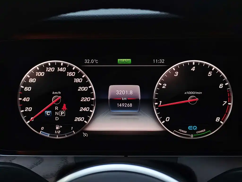 Mercedes-Benz E-Class 2019 — фото 13