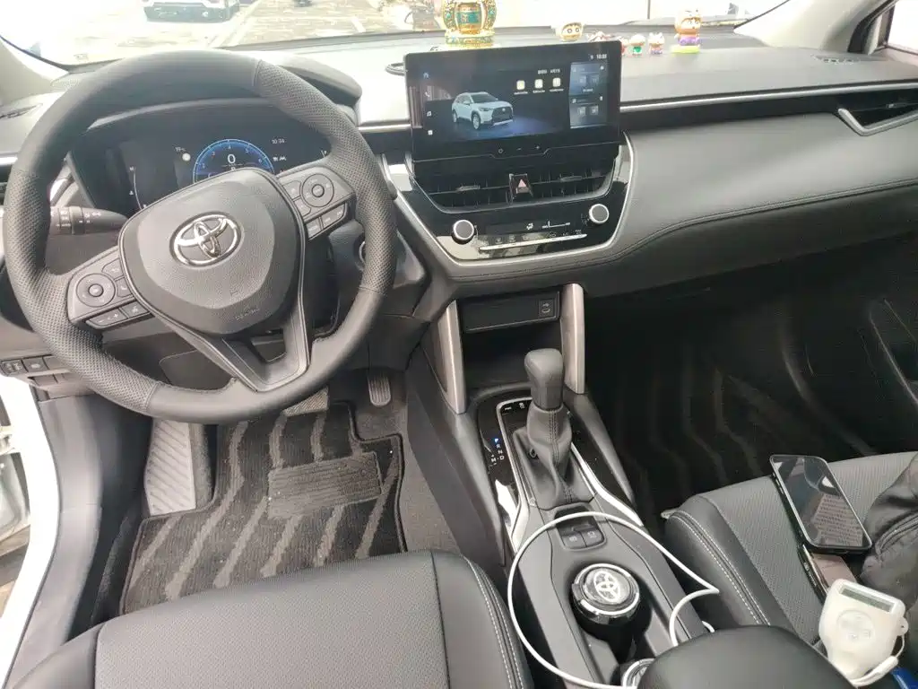 Toyota Corolla Cross 2025 — фото 13