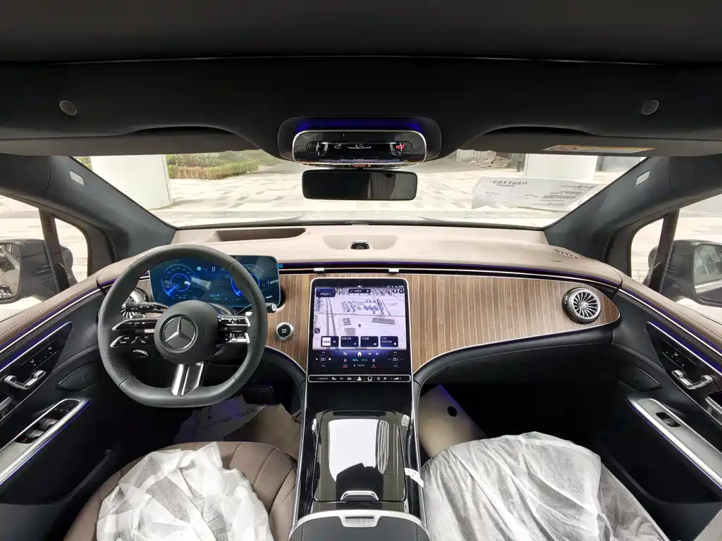 Mercedes-Benz EQE SUV 2025 — фото 13