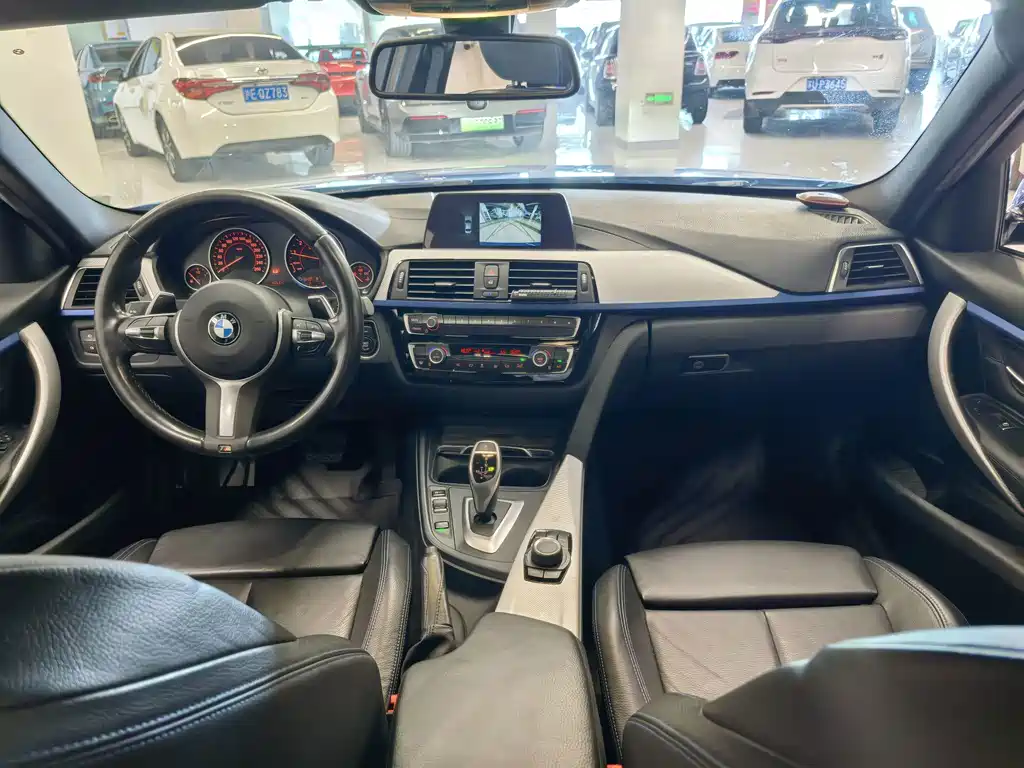 BMW 3 Series 2019 — фото 8