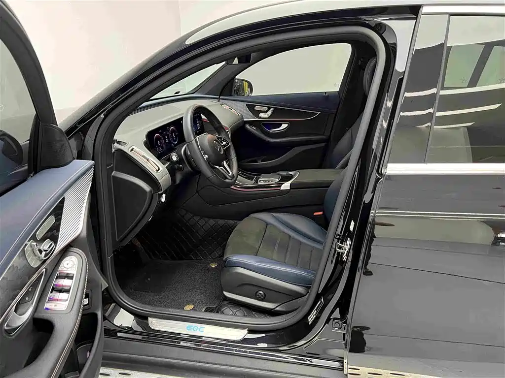 Mercedes-Benz EQC 2022 — фото 12