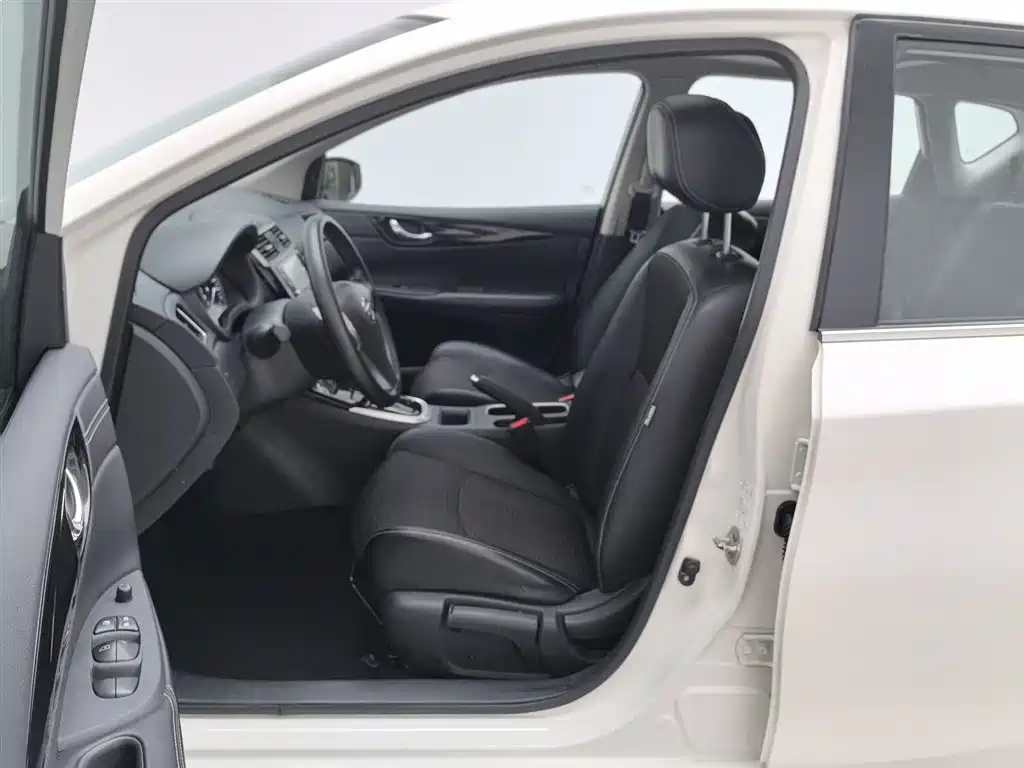 Nissan Tiida 2016 — фото 10