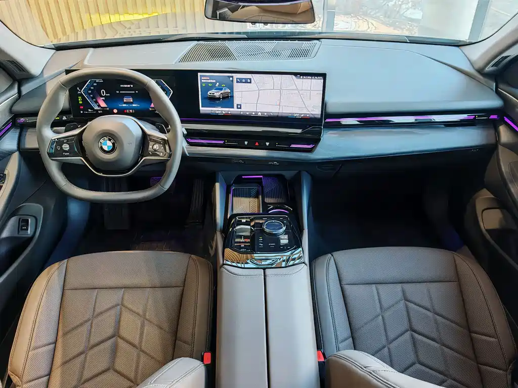 BMW 5 Series 2025 — фото 19