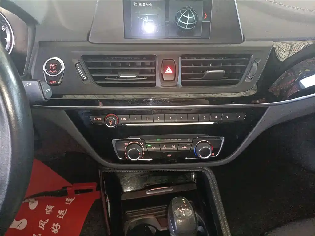 BMW 1 Series 2018 — фото 13