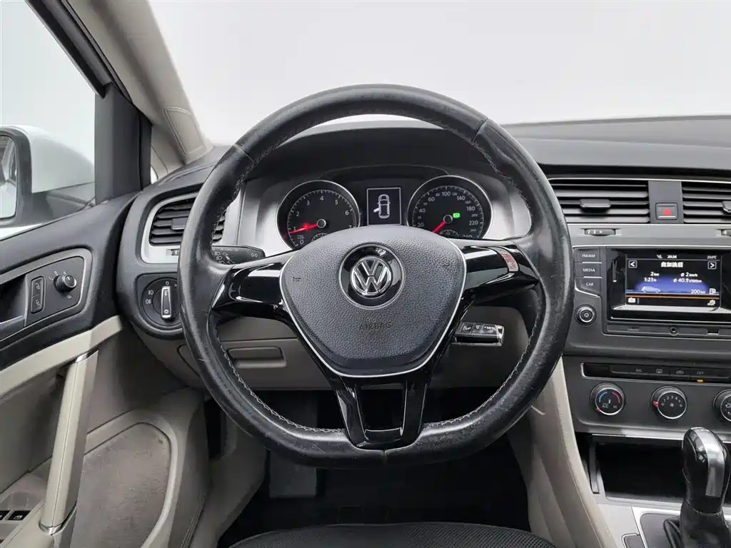 Volkswagen Golf 2016 — фото 11