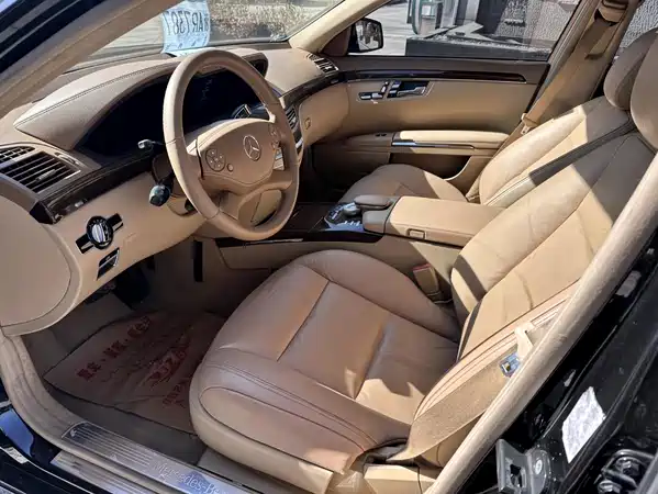 Mercedes-Benz S-Class 2012
