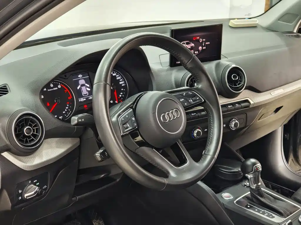 Audi Q2L 2021 — фото 13