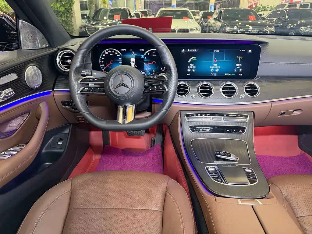 Mercedes-Benz E-Class 2021 — фото 18
