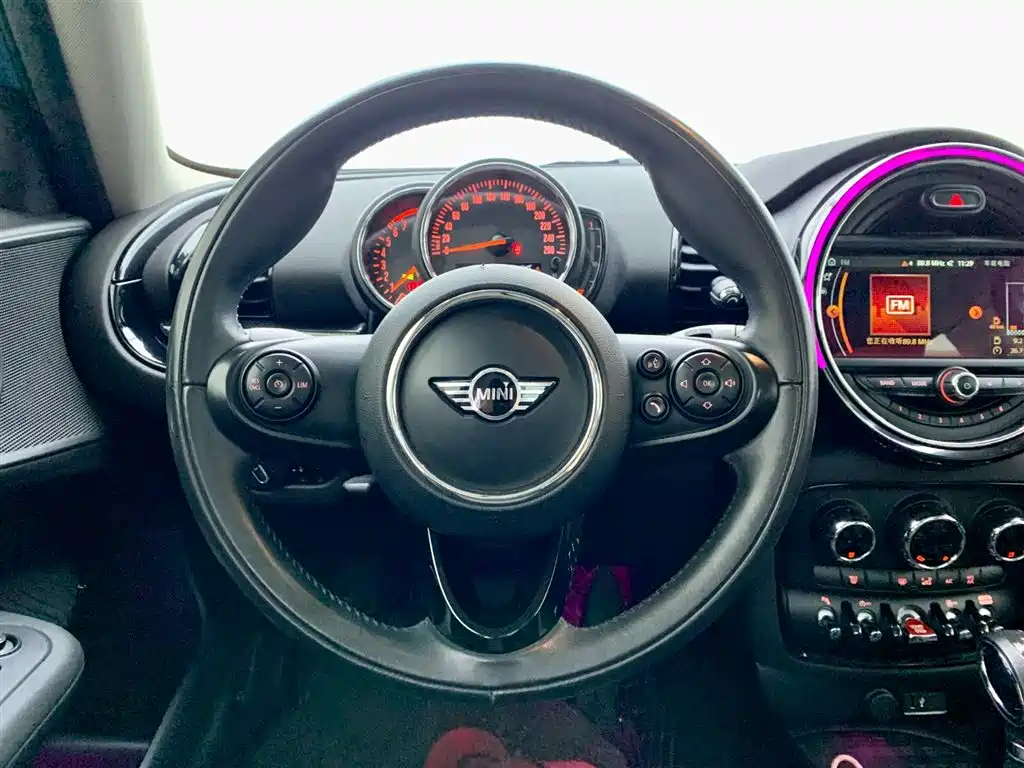 MINI Clubman 2018 — фото 19
