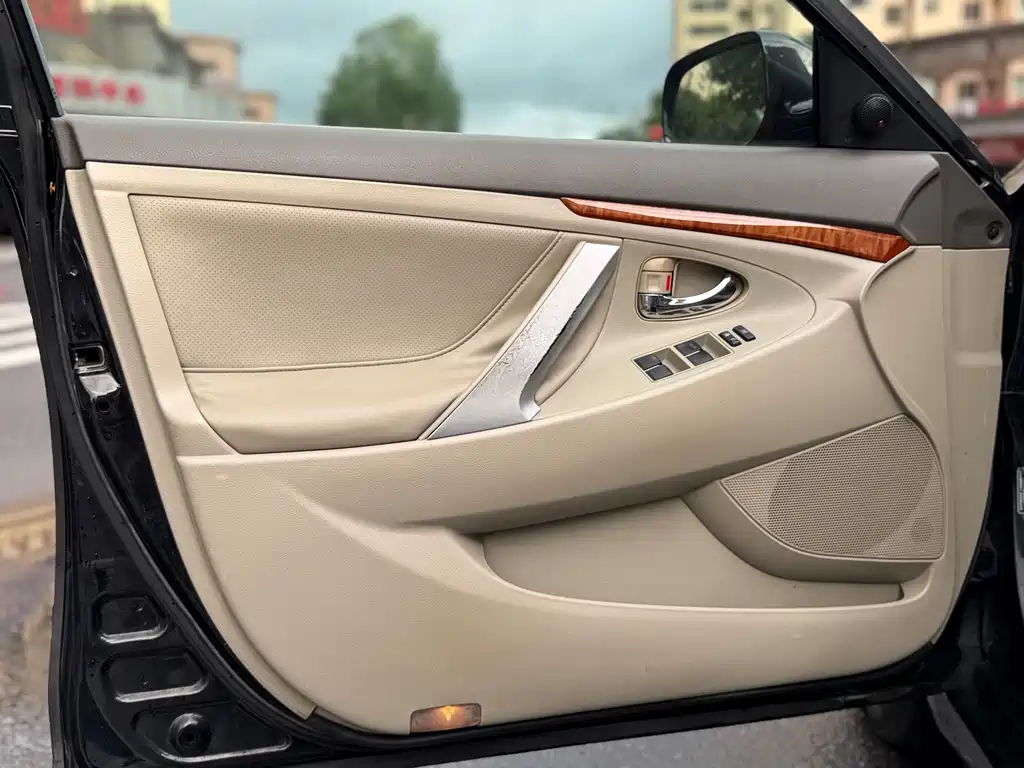 Toyota Camry 2008 — фото 14