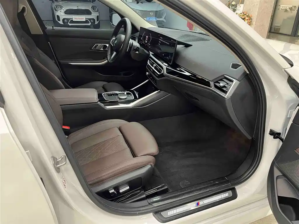 BMW 3 Series 2023 — фото 12