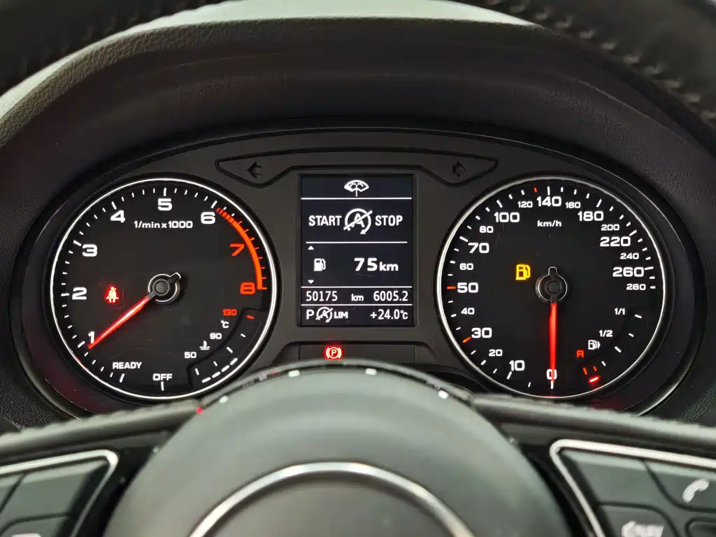 Audi Q2L 2021 — фото 14
