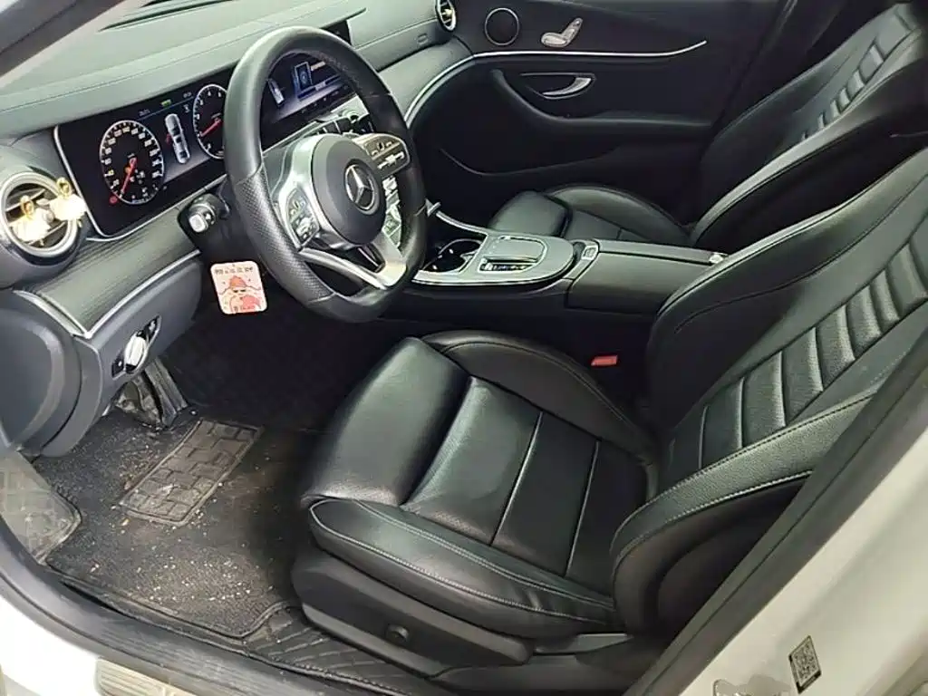 Mercedes-Benz E-Class 2020 — фото 15