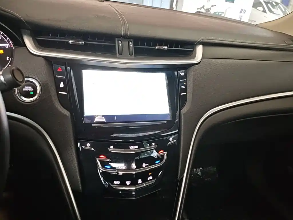 Cadillac XTS 2018 — фото 13