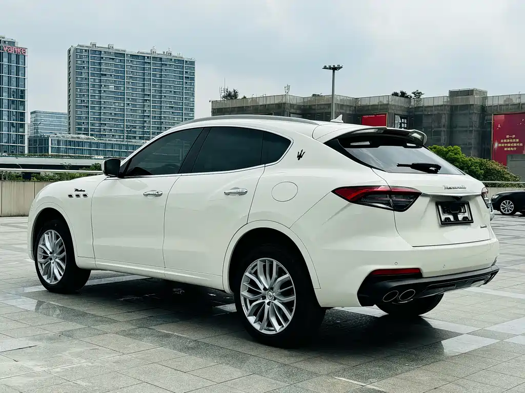 Maserati Levante 2023 — фото 15
