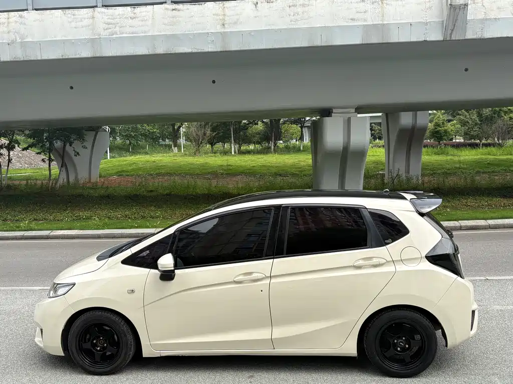 Honda Fit 2017 — фото 4