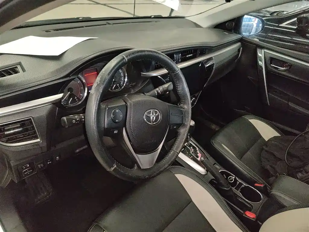 Toyota Corolla 2016 — фото 11