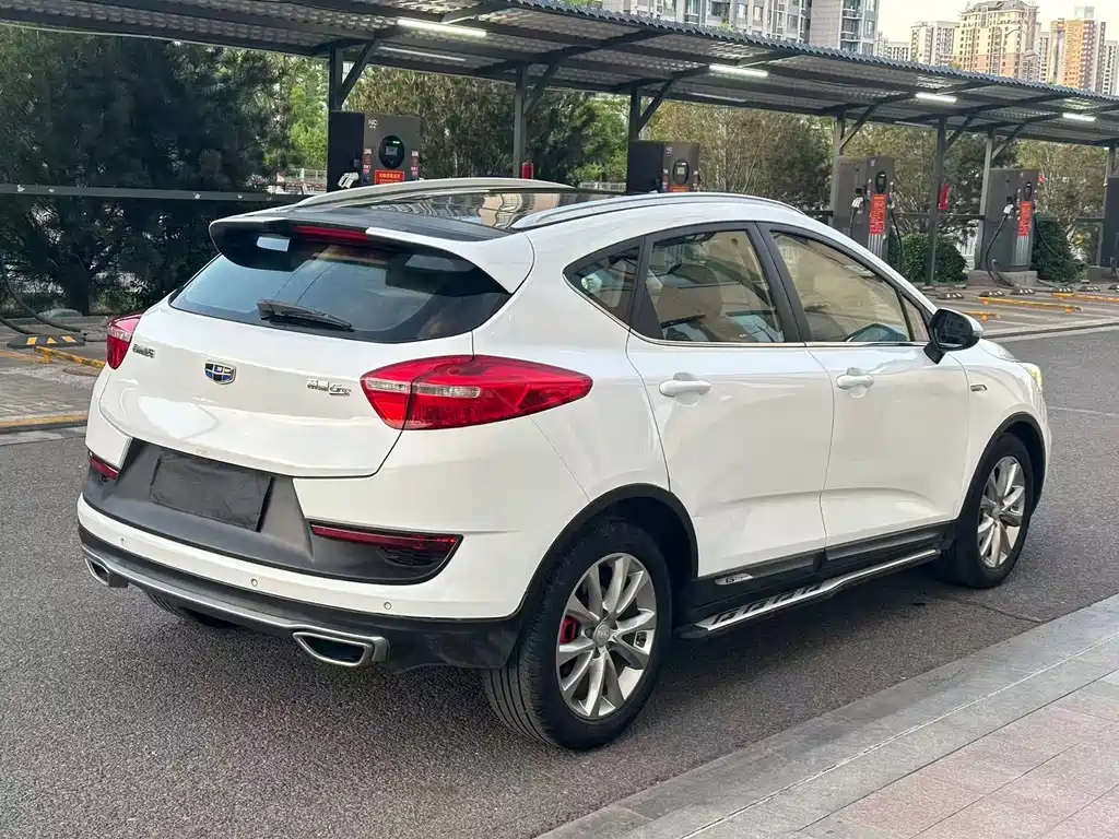 Geely Emgrand GS 2017 — фото 10