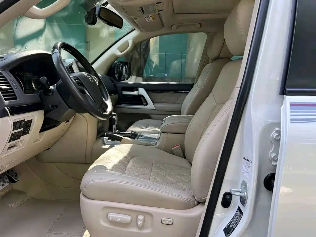 Toyota Land Cruiser 2019 — фото 9