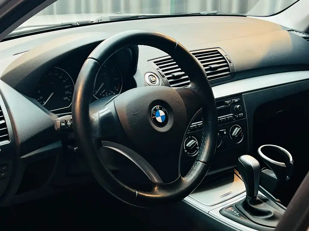 BMW 1 Series 2008 — фото 14