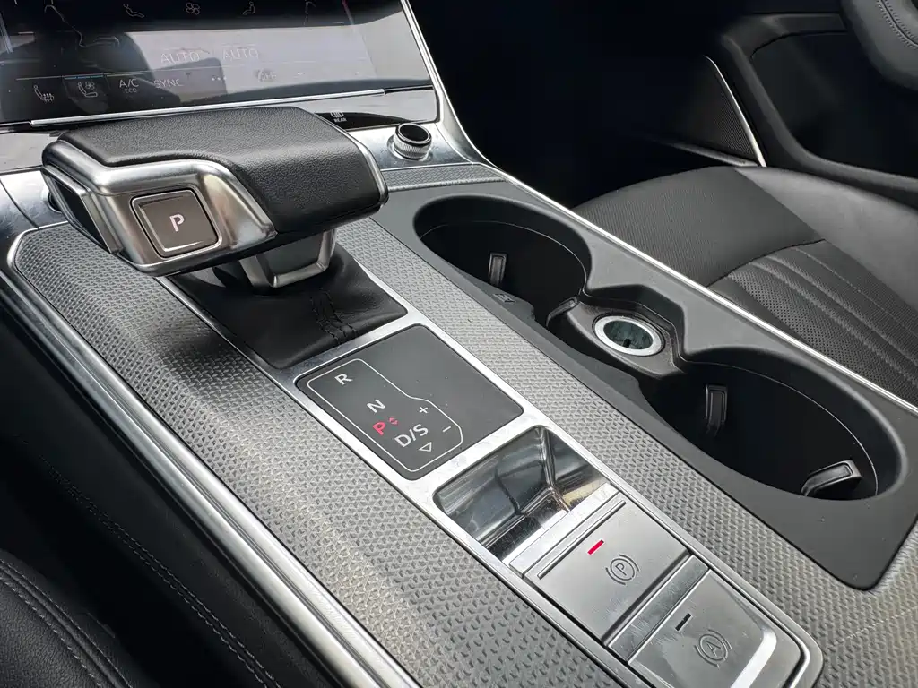 Audi A6 2023 — фото 18