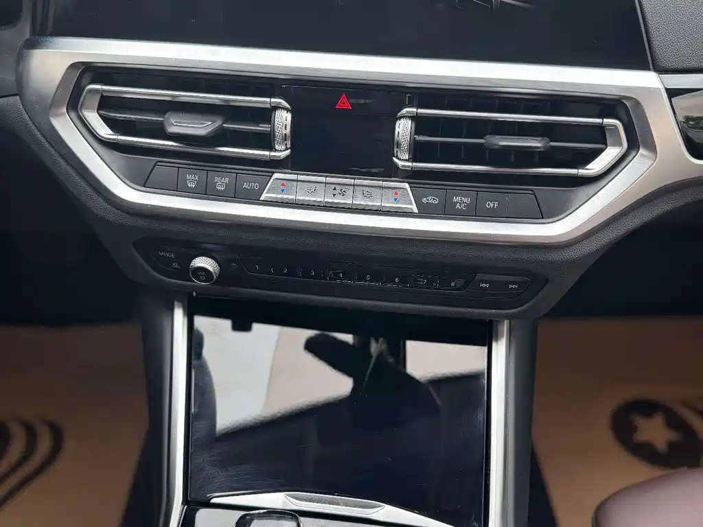BMW 3 Series 2021 — фото 11