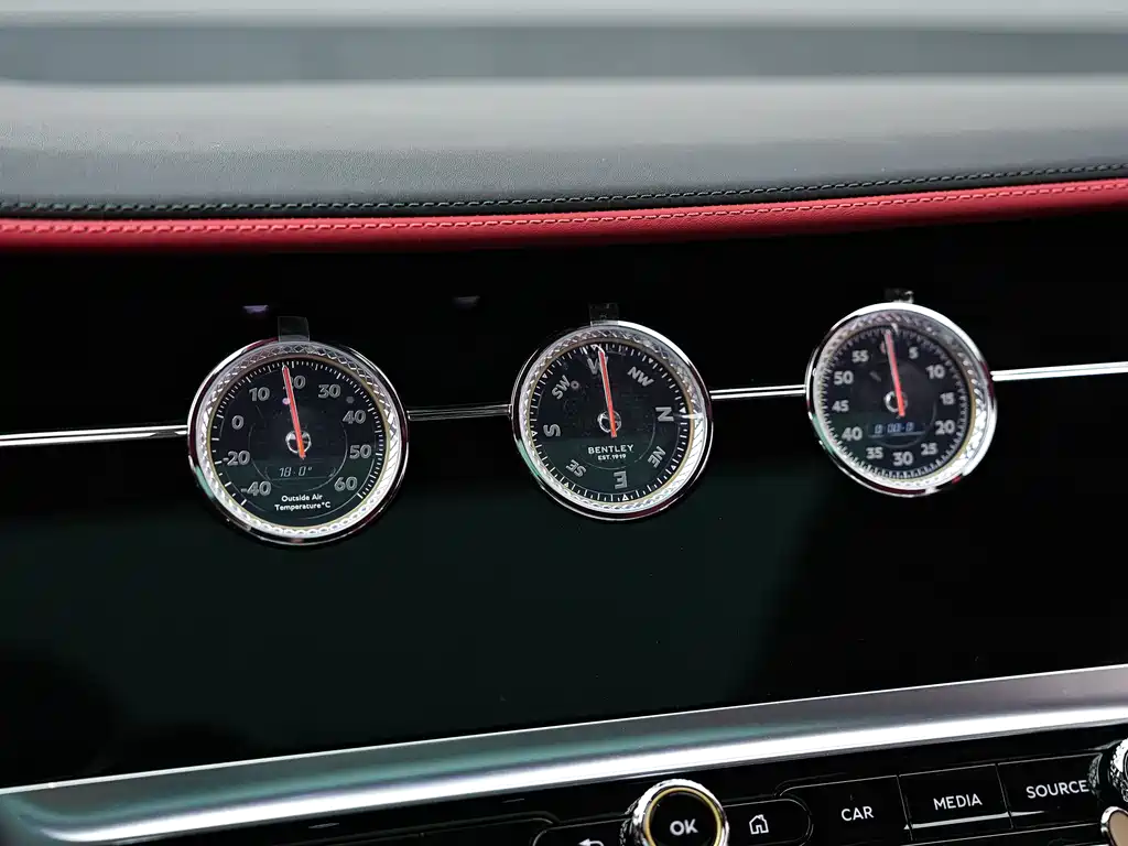 Bentley Flying Spur PHEV 2022 — фото 24