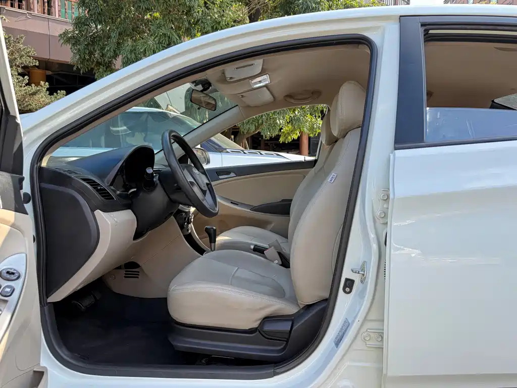 Hyundai Verna 2015 — фото 6