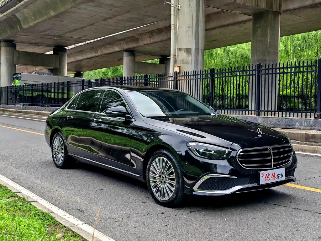 Mercedes-Benz E-Class 2021 — фото 18