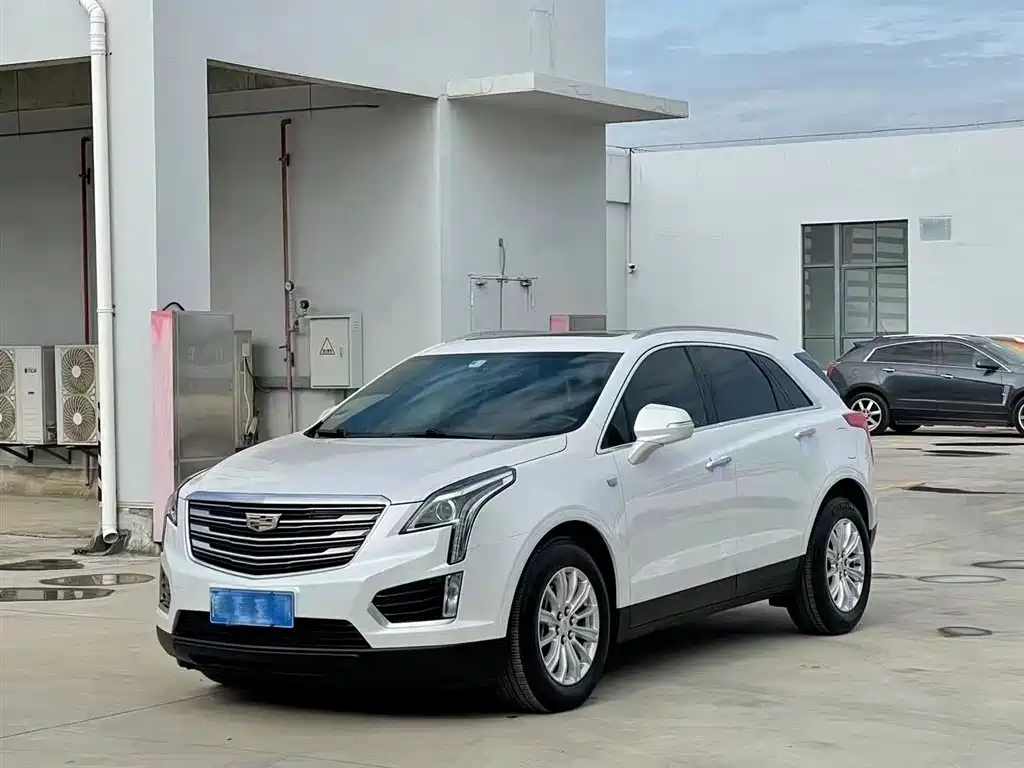 Cadillac XT5 2019 — фото 1