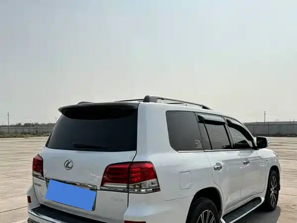 Lexus LX 2008