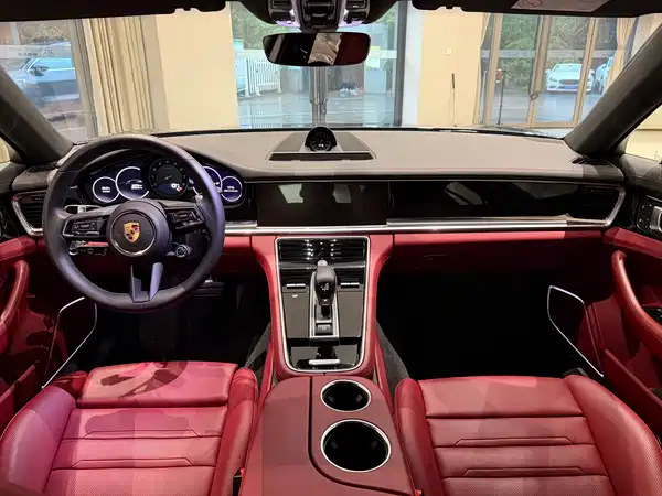 Porsche Panamera 2023